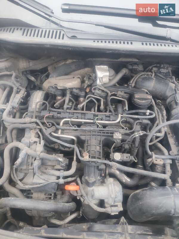 Мінівен Volkswagen Caddy 2012 в Миронівці