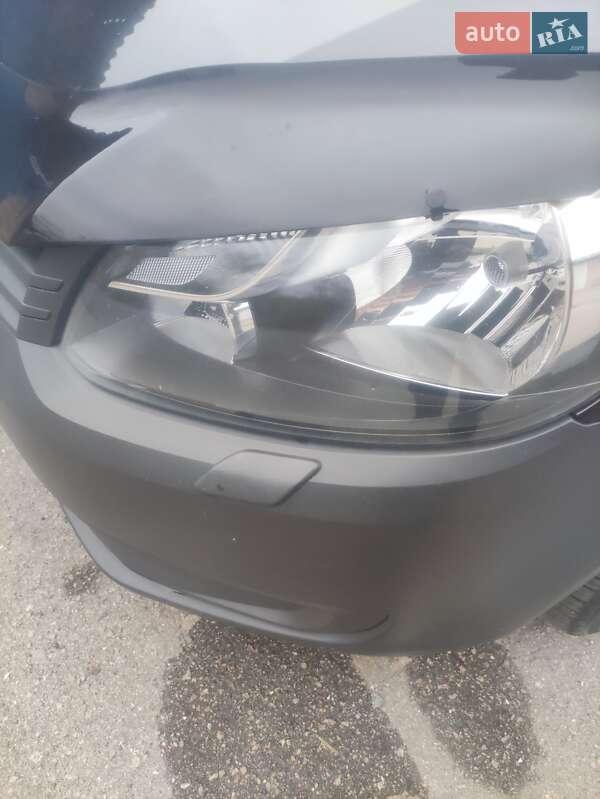 Мінівен Volkswagen Caddy 2012 в Миронівці