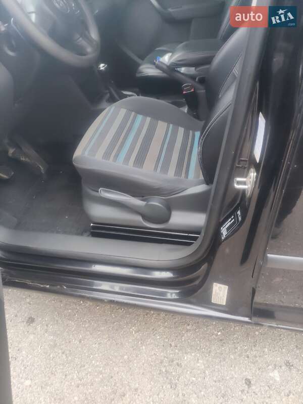 Мінівен Volkswagen Caddy 2012 в Миронівці