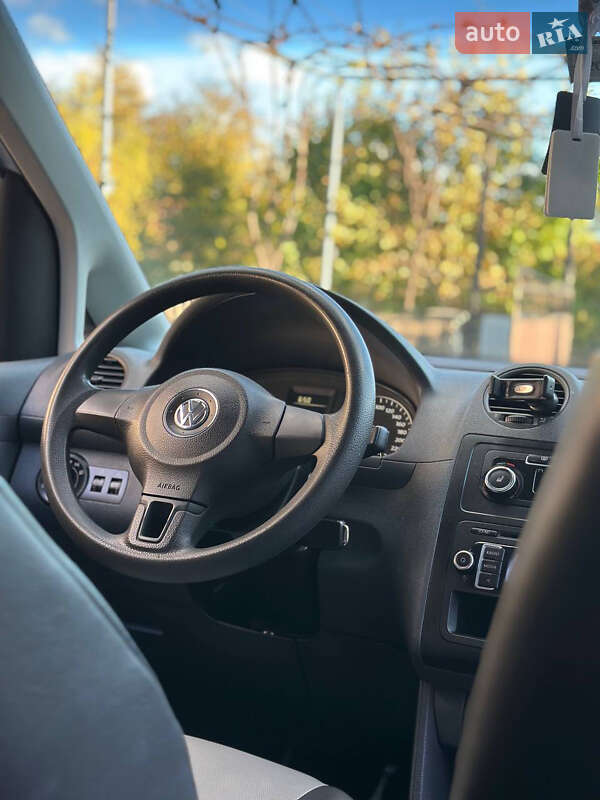 Мінівен Volkswagen Caddy 2012 в Іршаві