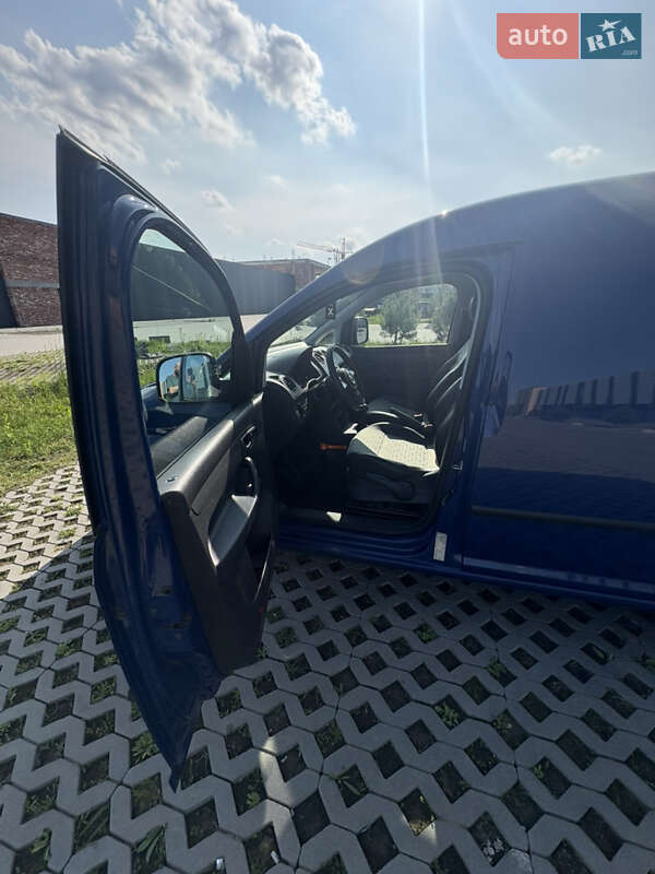 Грузовой фургон Volkswagen Caddy 2012 в Хмельницком