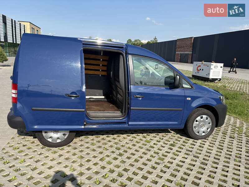 Грузовой фургон Volkswagen Caddy 2012 в Хмельницком