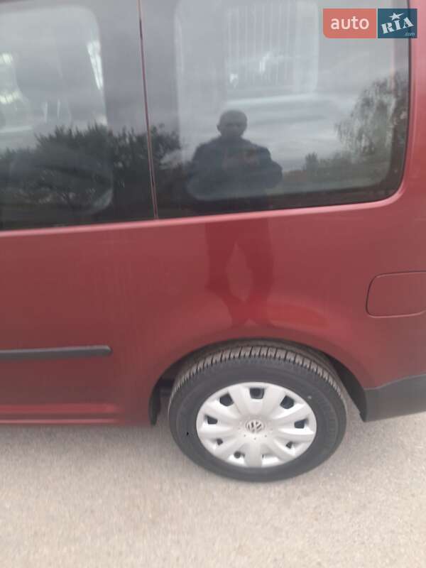 Мінівен Volkswagen Caddy 2011 в Рокитному