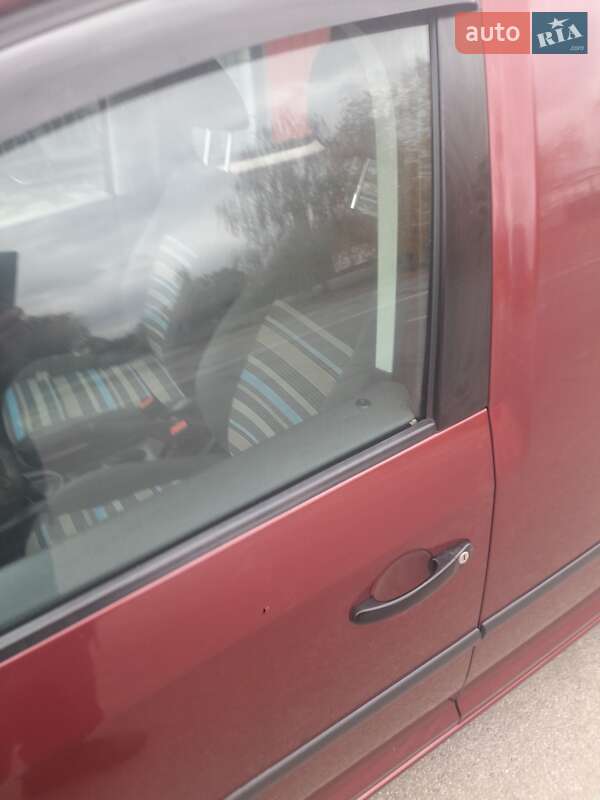 Мінівен Volkswagen Caddy 2011 в Рокитному