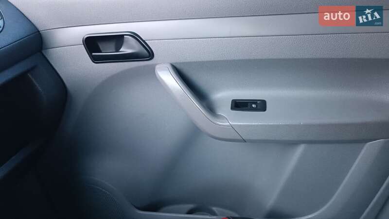 Минивэн Volkswagen Caddy 2006 в Сарнах фото 89 Минивэн Volkswagen Caddy 2006 в Сарнах
