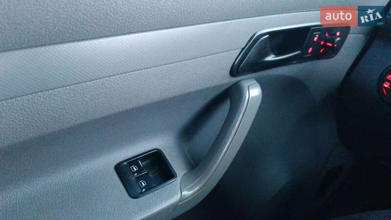 Минивэн Volkswagen Caddy 2006 в Сарнах фото 91 Минивэн Volkswagen Caddy 2006 в Сарнах