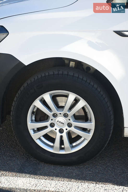 Мінівен Volkswagen Caddy 2016 в Рівному