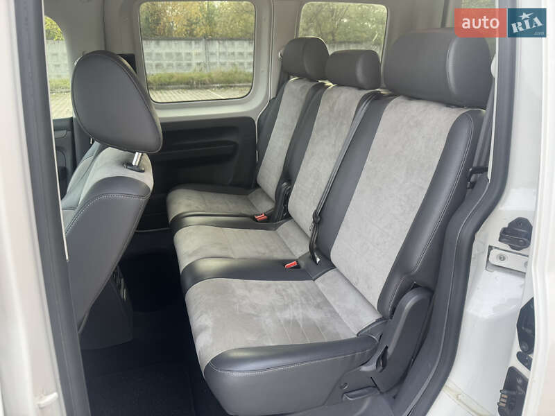 Минивэн Volkswagen Caddy 2013 в Львове