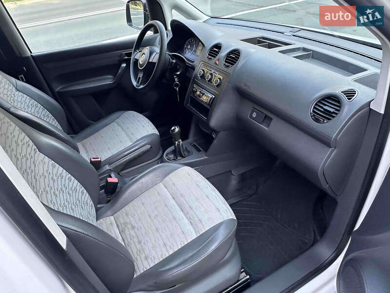 Грузовой фургон Volkswagen Caddy 2012 в Киеве фото 10 Грузовой фургон Volkswagen Caddy 2012 в Киеве