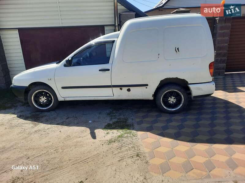 Грузовой фургон Volkswagen Caddy 2002 в Прилуках