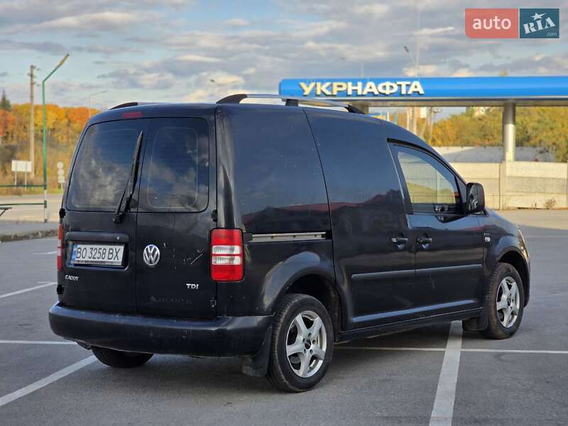 Вантажний фургон Volkswagen Caddy 2012 в Тернополі