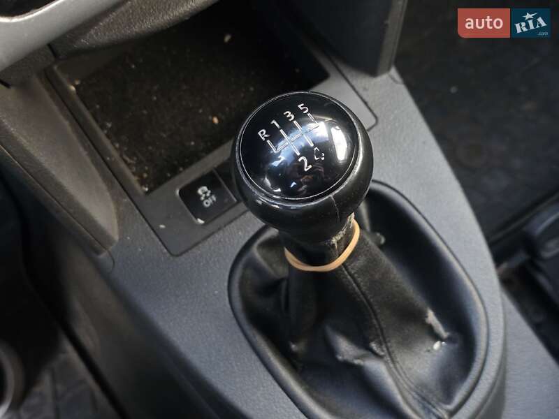 Вантажний фургон Volkswagen Caddy 2012 в Тернополі