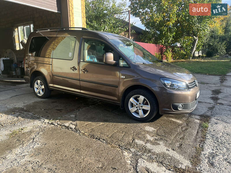 Минивэн Volkswagen Caddy 2012 в Долинской