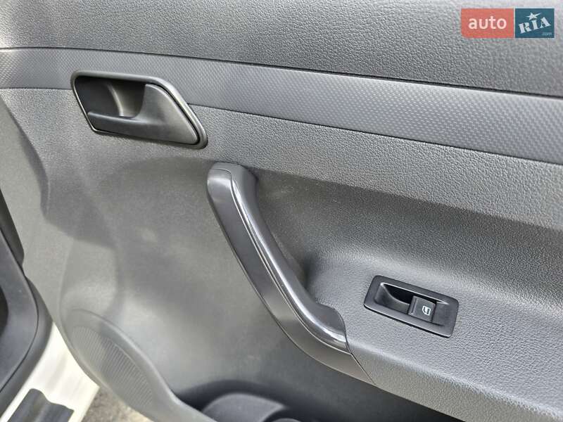 Минивэн Volkswagen Caddy 2014 в Хмельницком