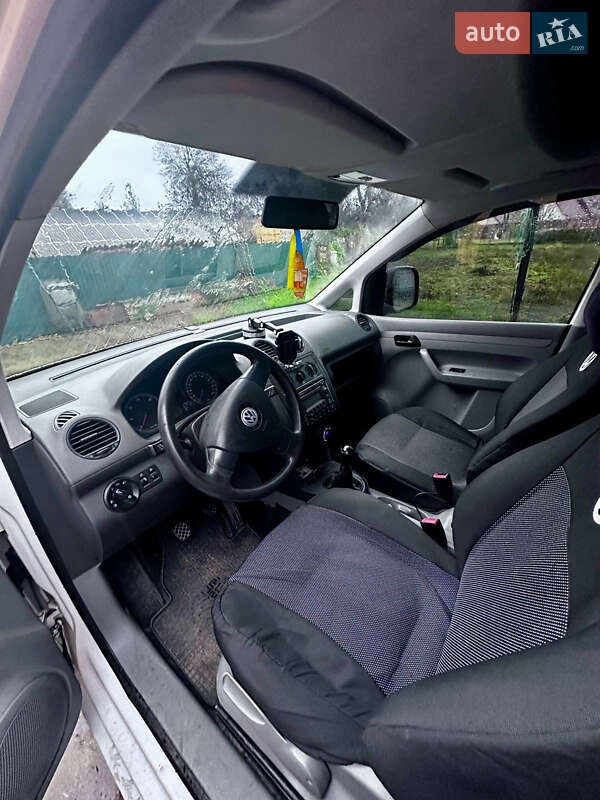 Минивэн Volkswagen Caddy 2008 в Тячеве фото 5 Минивэн Volkswagen Caddy 2008 в Тячеве