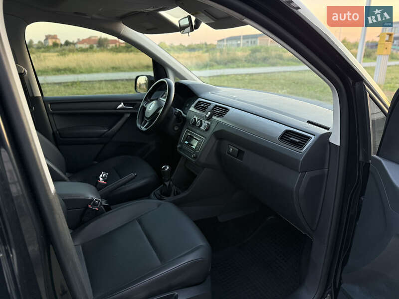 Минивэн Volkswagen Caddy 2016 в Виноградове фото 10 Минивэн Volkswagen Caddy 2016 в Виноградове