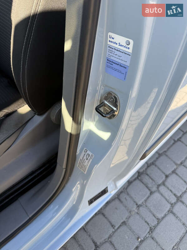 Минивэн Volkswagen Caddy 2004 в Львове