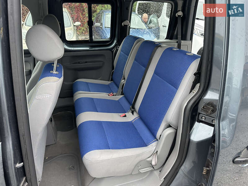 Мінівен Volkswagen Caddy 2006 в Кам'янському