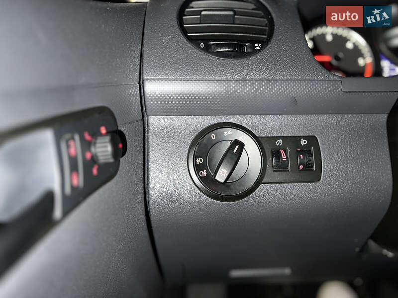 Грузопассажирский фургон Volkswagen Caddy 2010 в Киеве фото 19 Грузопассажирский фургон Volkswagen Caddy 2010 в Киеве