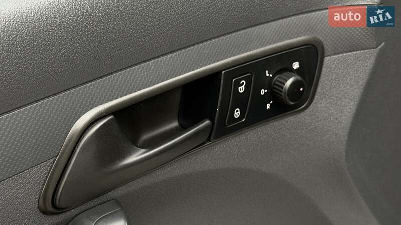 Грузопассажирский фургон Volkswagen Caddy 2012 в Харькове