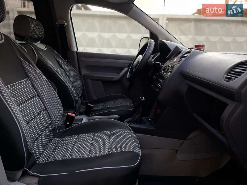 Минивэн Volkswagen Caddy 2004 в Львове