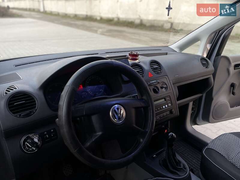 Минивэн Volkswagen Caddy 2004 в Львове