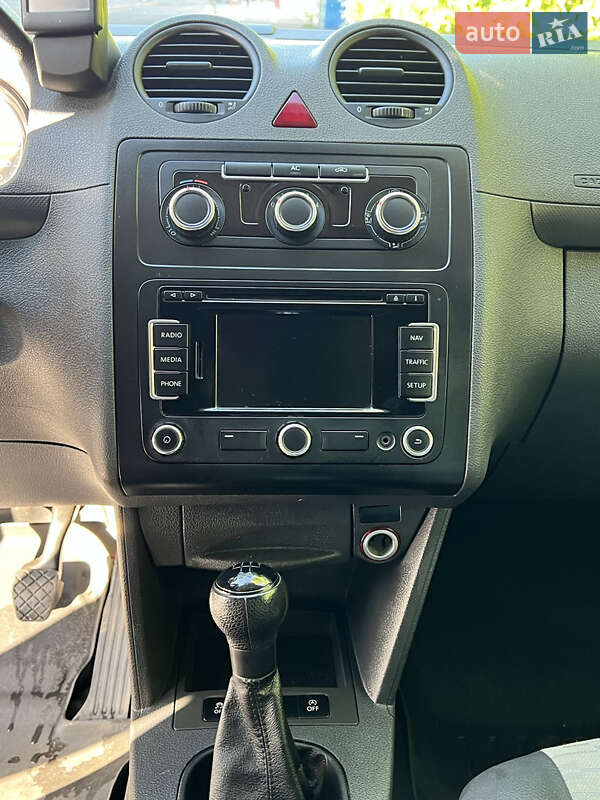 Грузопассажирский фургон Volkswagen Caddy 2010 в Киеве фото 8 Грузопассажирский фургон Volkswagen Caddy 2010 в Киеве