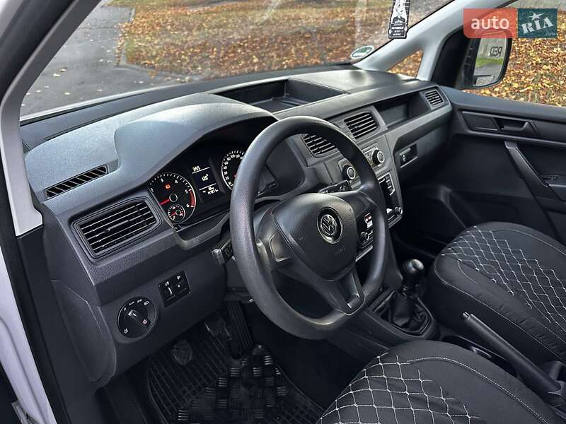 Минивэн Volkswagen Caddy 2017 в Казатине