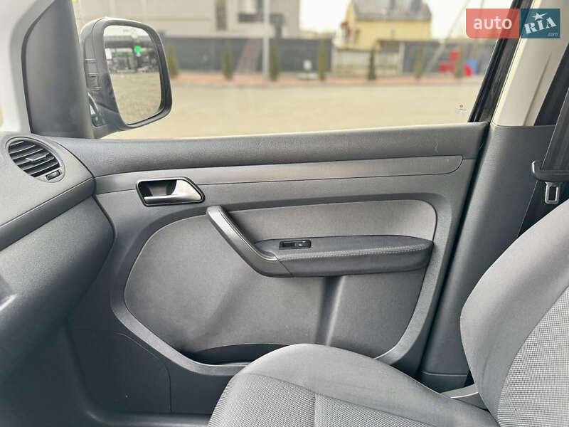 Минивэн Volkswagen Caddy 2014 в Луцке