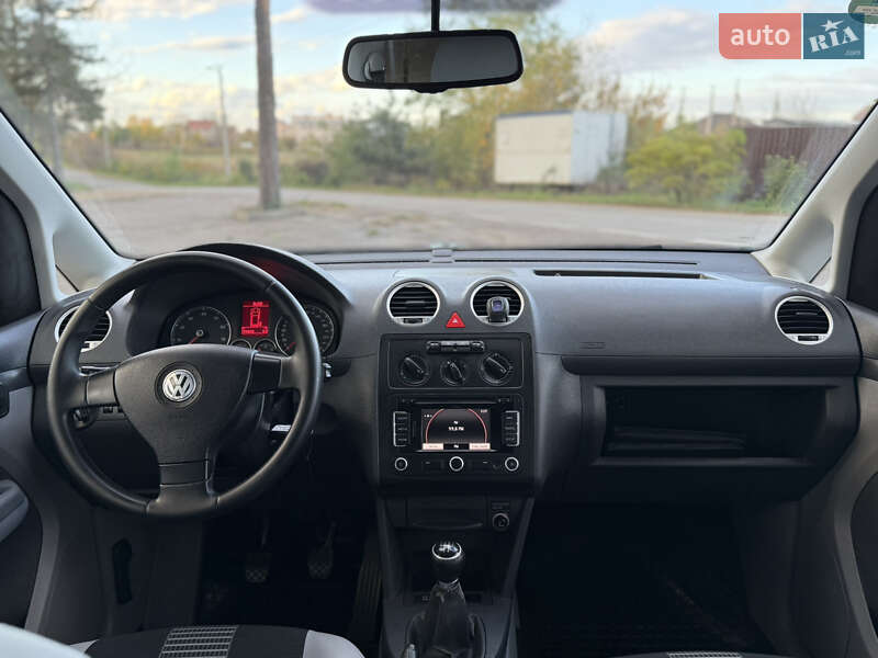 Минивэн Volkswagen Caddy 2010 в Виннице