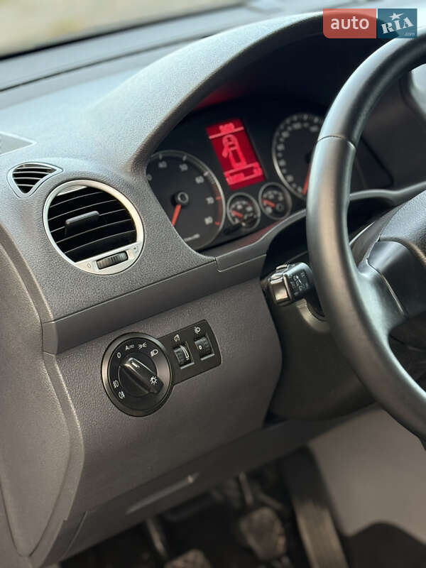 Минивэн Volkswagen Caddy 2010 в Виннице