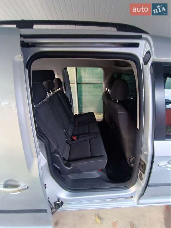 Минивэн Volkswagen Caddy 2015 в Кельменцах