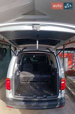 Минивэн Volkswagen Caddy 2015 в Кельменцах