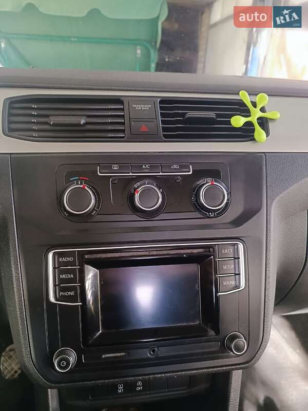 Минивэн Volkswagen Caddy 2015 в Кельменцах