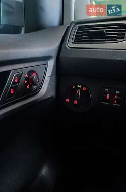 Минивэн Volkswagen Caddy 2015 в Кельменцах