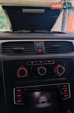 Минивэн Volkswagen Caddy 2015 в Кельменцах