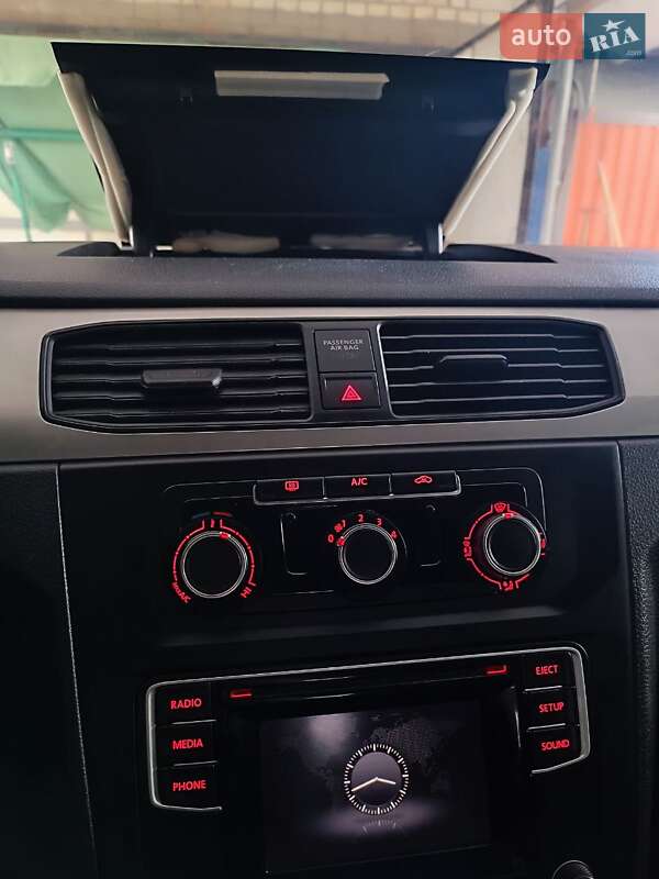 Минивэн Volkswagen Caddy 2015 в Кельменцах