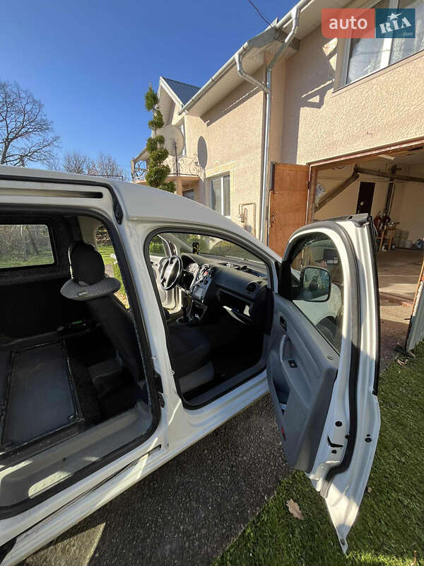 Минивэн Volkswagen Caddy 2006 в Стрые