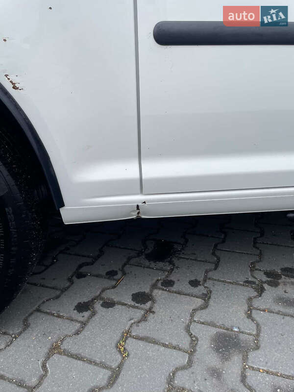 Минивэн Volkswagen Caddy 2015 в Черновцах