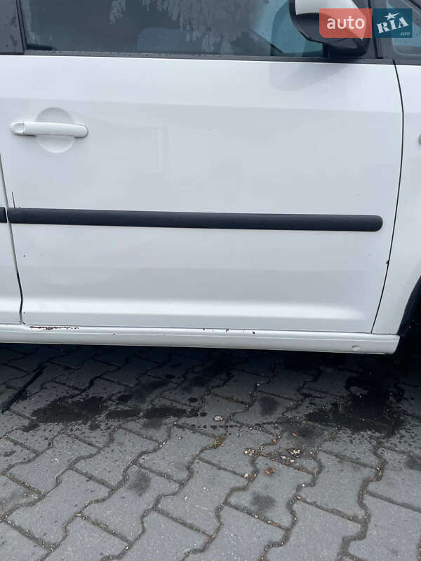 Минивэн Volkswagen Caddy 2015 в Черновцах