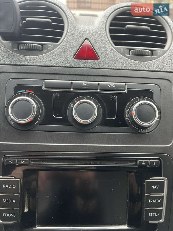 Вантажний фургон Volkswagen Caddy 2013 в Києві