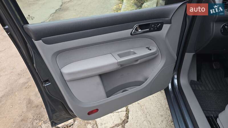 Мінівен Volkswagen Caddy 2010 в Полтаві