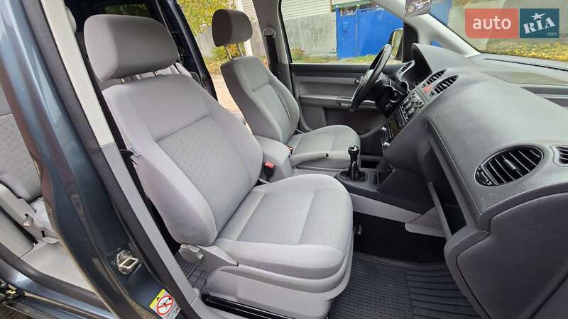 Мінівен Volkswagen Caddy 2010 в Полтаві
