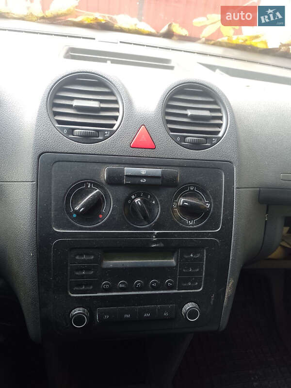 Минивэн Volkswagen Caddy 2004 в Шумске