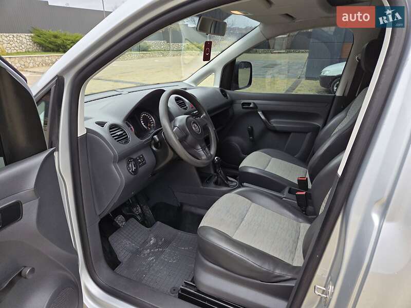 Грузовой фургон Volkswagen Caddy 2011 в Подволочиске