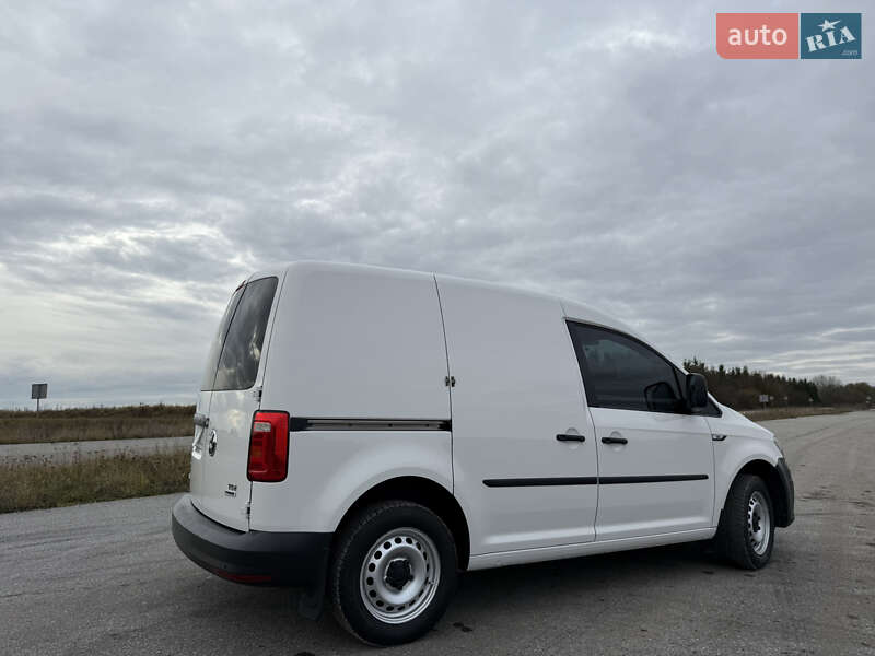 Вантажний фургон Volkswagen Caddy 2015 в Тернополі