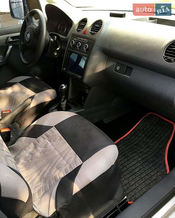 Мінівен Volkswagen Caddy 2012 в Києві фото 2 Мінівен Volkswagen Caddy 2012 в Києві