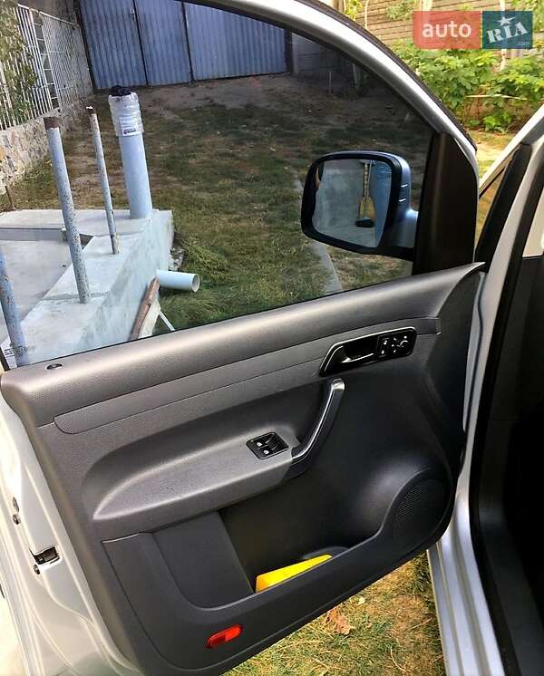 Мінівен Volkswagen Caddy 2012 в Києві фото 6 Мінівен Volkswagen Caddy 2012 в Києві