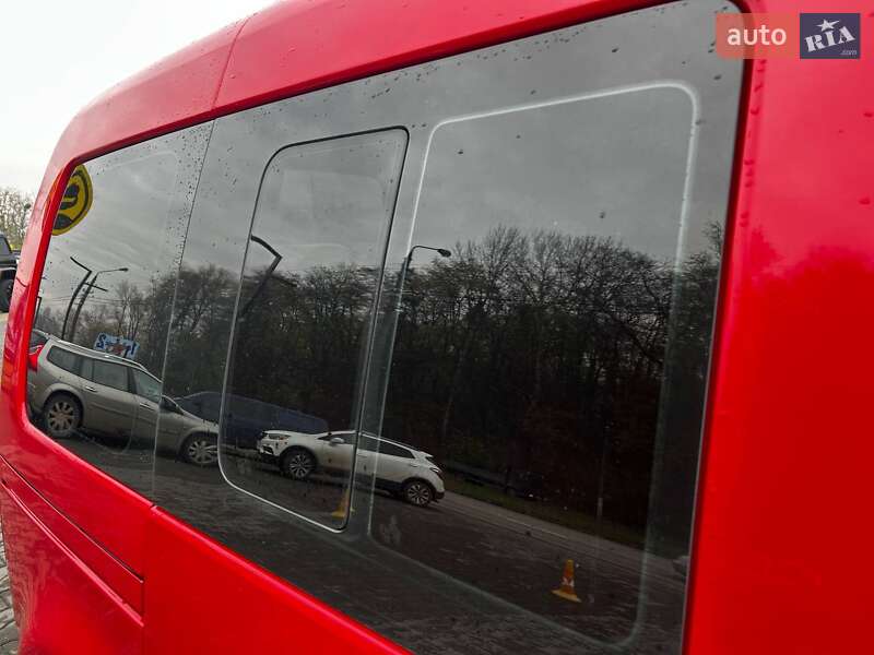 Мінівен Volkswagen Caddy 2009 в Чернівцях