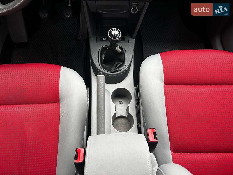 Мінівен Volkswagen Caddy 2009 в Чернівцях